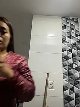 Snapshot of SaraMartinez_1 chatting on 02-17-26, 11:07 SaraMartinez 1 online show from 02-17-26, 11:07