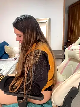 Snapshot of emma_hot2006 chatting on 09-29-25, 05:29 emma hot2006 online show from 09-29-25, 05:29