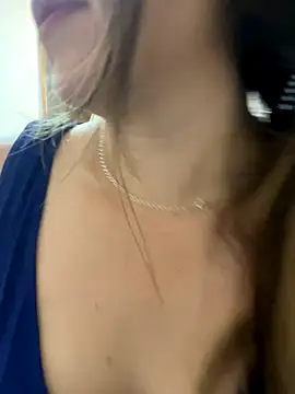 Snapshot of emma_hot2006 chatting on 11-29-25, 06:00 emma hot2006 online show from 11-29-25, 06:00