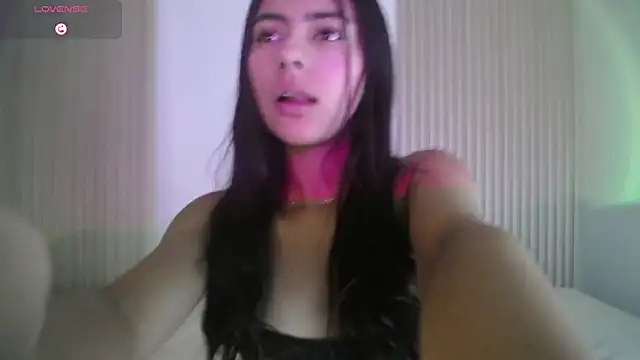 Snapshot of LilybethGray chatting on 09-17-25, 05:03 LilybethGray online show from 09-17-25, 05:03