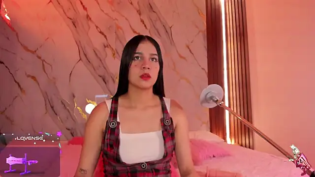 Emmiicute online show from 10-04-25, 08:18