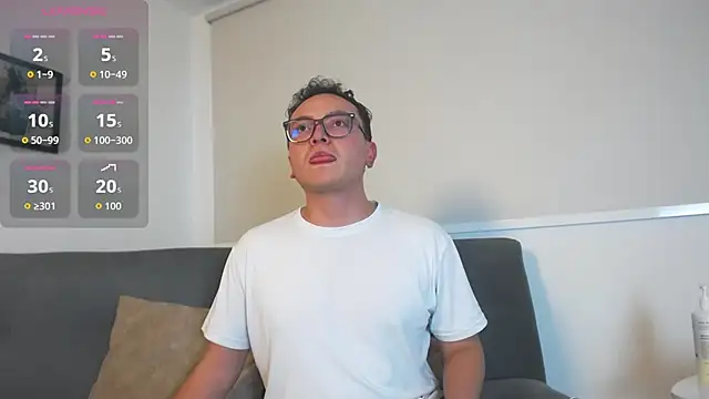 Snapshot of Robert2_honey chatting on 09-28-25, 10:26 Robert2 honey online show from 09-28-25, 10:26