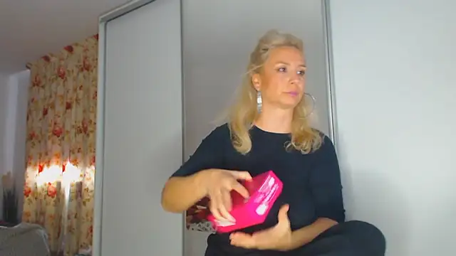 merlyn4 online show from 10-14-25, 09:32