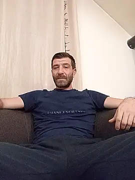 Snapshot of Alexdaniel89 chatting on 01-06-26, 07:06 Alexdaniel89 online show from 01-06-26, 07:06