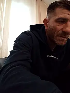 Snapshot of Alexdaniel89 chatting on 01-13-26, 01:38 Alexdaniel89 online show from 01-13-26, 01:38