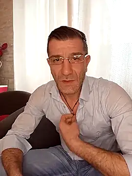 Snapshot of Alexdaniel89 chatting on 02-05-26, 01:05 Alexdaniel89 online show from 02-05-26, 01:05