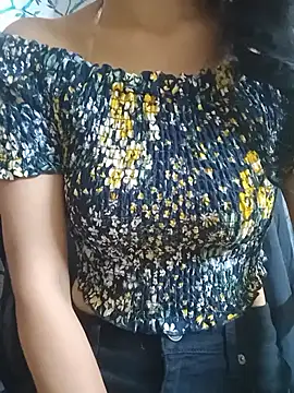 Aashiika1176 online show from 11-04-25, 12:54