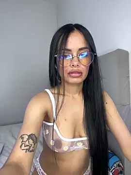 Melissa coch online show from 11-05-25, 04:29