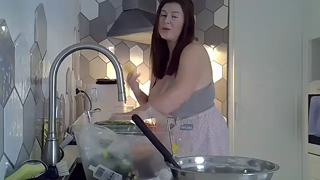 Snapshot of Haze7Xhoney chatting on 10-31-25, 01:50 Haze7Xhoney online show from 10-31-25, 01:50