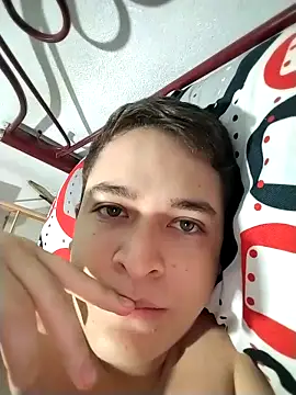 Snapshot of Mattias_91 chatting on 12-17-25, 05:46 Mattias 91 online show from 12-17-25, 05:46