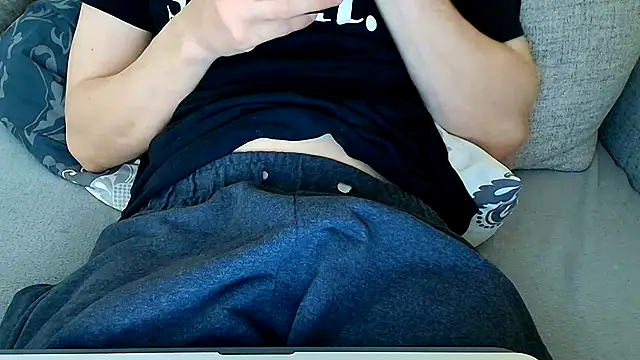 Breezydicksn online show from 05-20-26, 09:43
