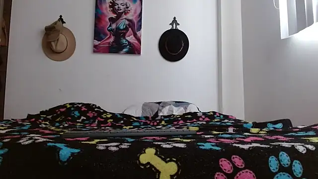 Snapshot of Crystal_Star_ chatting on 03-09-26, 12:42 Crystal Star online show from 03-09-26, 12:42