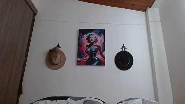 Snapshot of Crystal_Star_ chatting on 03-14-26, 01:05 Crystal Star online show from 03-14-26, 01:05