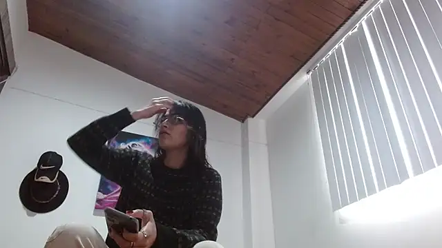 Snapshot of Crystal_Star_ chatting on 03-24-26, 02:44 Crystal Star online show from 03-24-26, 02:44