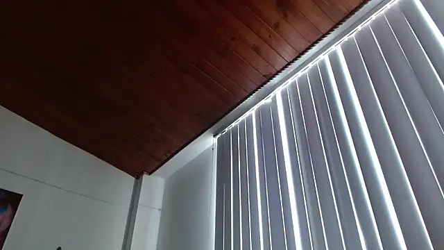 Snapshot of Crystal_Star_ chatting on 04-03-26, 01:09 Crystal Star online show from 04-03-26, 01:09