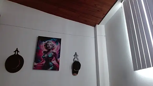 Snapshot of Crystal_Star_ chatting on 04-04-26, 01:30 Crystal Star online show from 04-04-26, 01:30