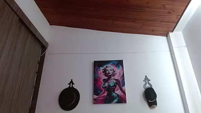 Snapshot of Crystal_Star_ chatting on 04-10-26, 01:49 Crystal Star online show from 04-10-26, 01:49