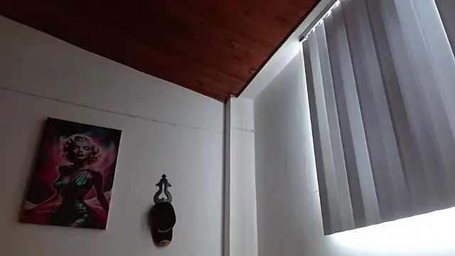 Snapshot of Crystal_Star_ chatting on 04-16-26, 02:29 Crystal Star online show from 04-16-26, 02:29