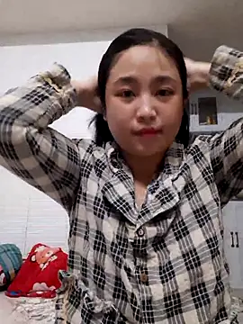 Minn-cute online show from 09-20-25, 01:12