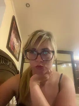 Crystal00Girl online show from 09-17-25, 09:16