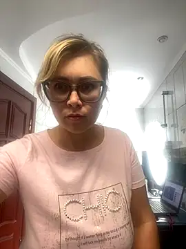 Crystal00Girl online show from 09-19-25, 11:33