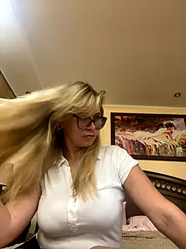 Crystal00Girl online show from 09-23-25, 08:56