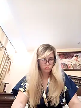 Crystal00Girl online show from 10-28-25, 10:23