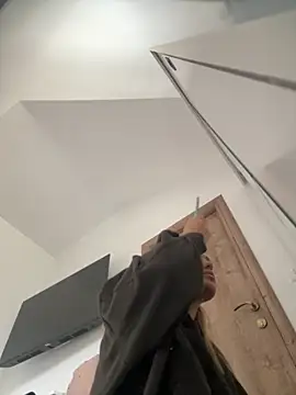 Snapshot of KayaAzur chatting on 11-08-25, 08:25 KayaAzur online show from 11-08-25, 08:25