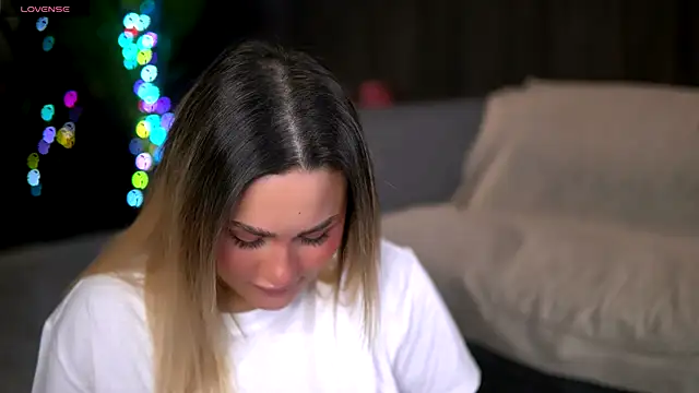 Snapshot of KayaAzur chatting on 11-28-25, 06:05 KayaAzur online show from 11-28-25, 06:05