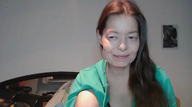 Snapshot of SexySarah177 chatting on 01-08-25, 09:44 SexySarah177 online show from 01-08-25, 09:44