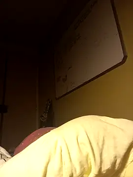 Snapshot of Freakysluttt chatting on 09-24-25, 05:16 Freakysluttt online show from 09-24-25, 05:16