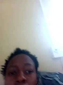 Snapshot of Freakysluttt chatting on 09-25-25, 11:25 Freakysluttt online show from 09-25-25, 11:25