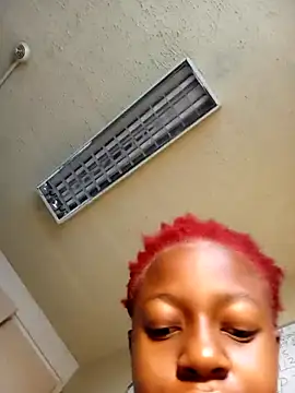 Snapshot of Freakysluttt chatting on 10-31-25, 04:46 Freakysluttt online show from 10-31-25, 04:46