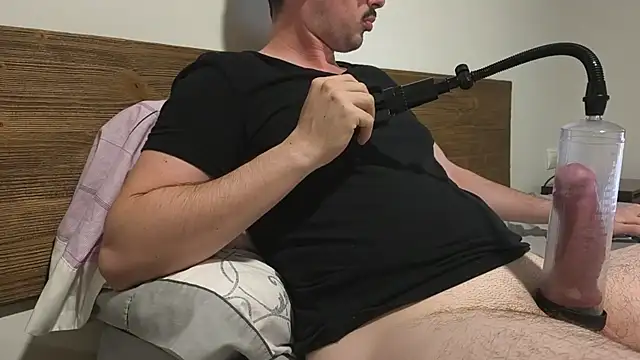 Snapshot of Alex_pornhot chatting on 08-06-26, 12:40 Alex pornhot online show from 08-06-26, 12:40