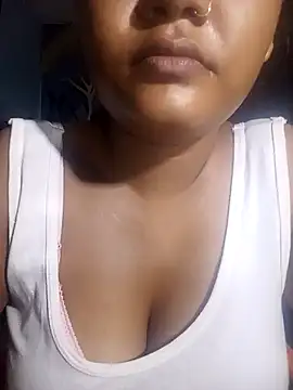 Snapshot of Beauty_Alexa chatting on 10-13-25, 07:30 Beauty Alexa online show from 10-13-25, 07:30