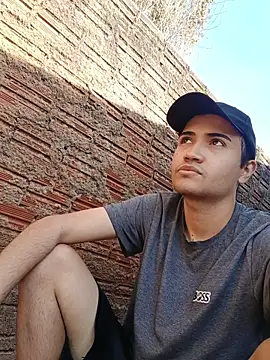 Snapshot of novinho_safado__ chatting on 06-15-26, 05:37 novinho safado online show from 06-15-26, 05:37