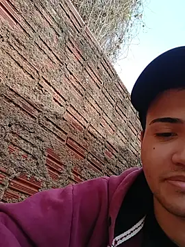 Snapshot of novinho_safado__ chatting on 06-18-26, 04:33 novinho safado online show from 06-18-26, 04:33