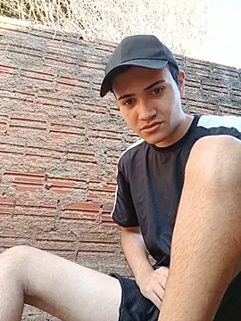 Snapshot of novinho_safado__ chatting on 06-30-26, 06:42 novinho safado online show from 06-30-26, 06:42