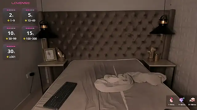 Snapshot of OliIverr22 chatting on 11-22-25, 11:42 OliIverr22 online show from 11-22-25, 11:42