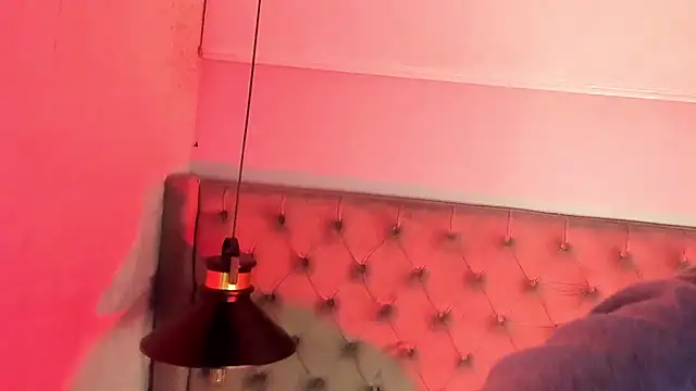 Snapshot of OliIverr22 chatting on 11-28-25, 12:41 OliIverr22 online show from 11-28-25, 12:41