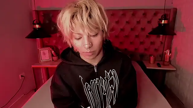 Snapshot of OliIverr22 chatting on 12-03-25, 11:41 OliIverr22 online show from 12-03-25, 11:41