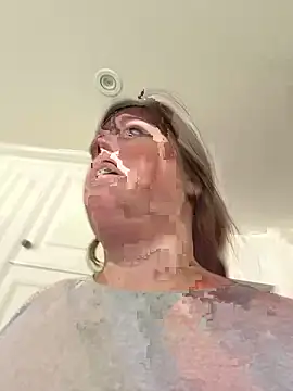 Snapshot of hornykitty1210 chatting on 09-12-25, 05:35 hornykitty1210 online show from 09-12-25, 05:35