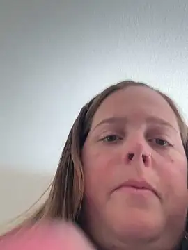 Snapshot of hornykitty1210 chatting on 10-16-25, 04:19 hornykitty1210 online show from 10-16-25, 04:19