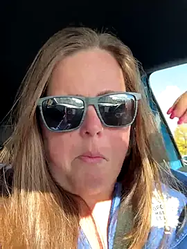 Snapshot of hornykitty1210 chatting on 10-23-25, 07:12 hornykitty1210 online show from 10-23-25, 07:12