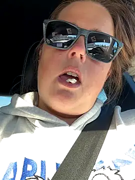 Snapshot of hornykitty1210 chatting on 10-27-25, 07:07 hornykitty1210 online show from 10-27-25, 07:07