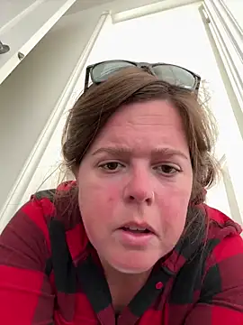 Snapshot of hornykitty1210 chatting on 10-28-25, 02:53 hornykitty1210 online show from 10-28-25, 02:53