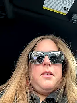 Snapshot of hornykitty1210 chatting on 11-03-25, 05:14 hornykitty1210 online show from 11-03-25, 05:14