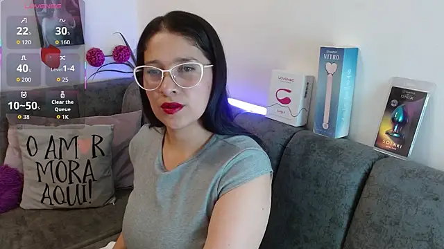 Snapshot of Alana_steel_1 chatting on 04-23-26, 07:49 Alana steel 1 online show from 04-23-26, 07:49