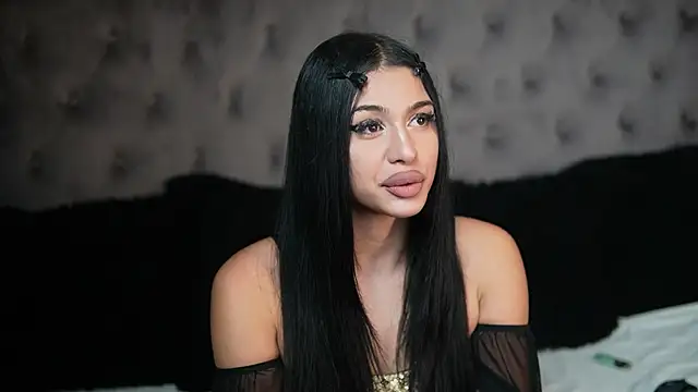 GiuliaSya online show from 10-11-25, 10:08