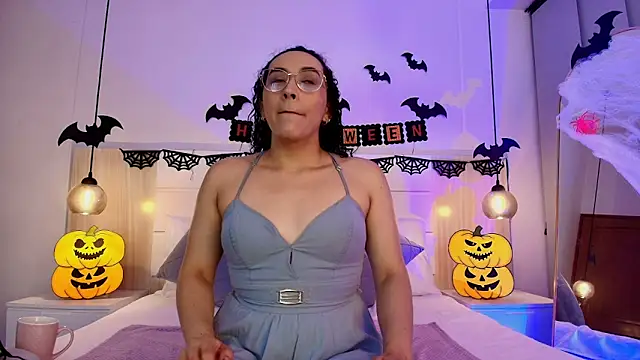 Snapshot of alehia_cute chatting on 10-26-25, 09:21 alehia cute online show from 10-26-25, 09:21